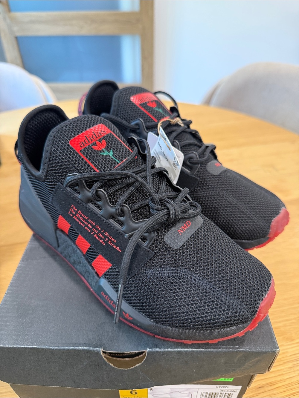 Adidas Boy’s/Men’s NMD_R1.V2 Sneakers